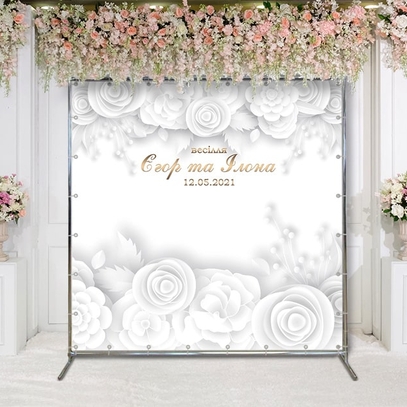 Фотозона С белыми цветами от магазина  Fotodecor