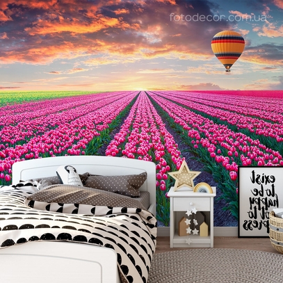 Фотообои для стен Поле тюльпанов от студии интерьерного декора Fotodecor