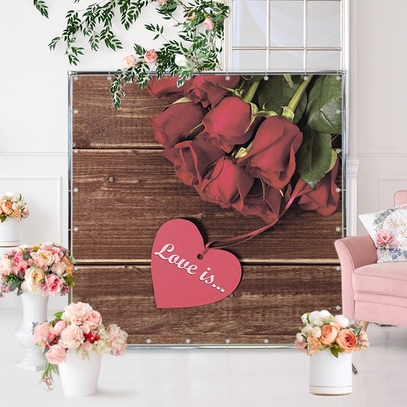 Фотозона С сердцем и розами от магазина  Fotodecor